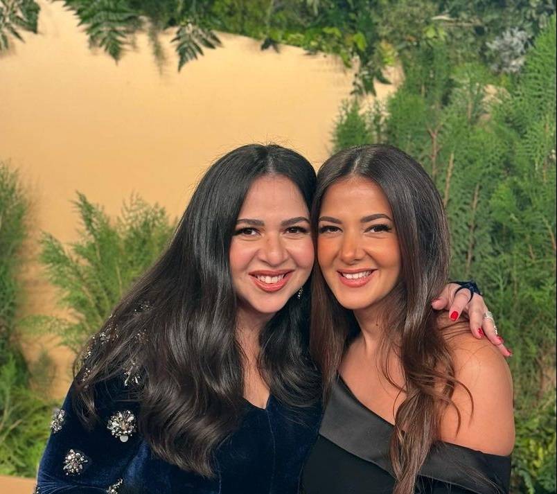 دنيا سمير غانم تحتفل بصورة خاصة بعيد ميلاد شقيقتها