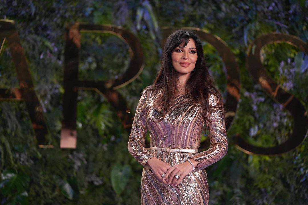 نادين نسيب نجيم تردّ بجرأة على متابعة إنتقدت صورها