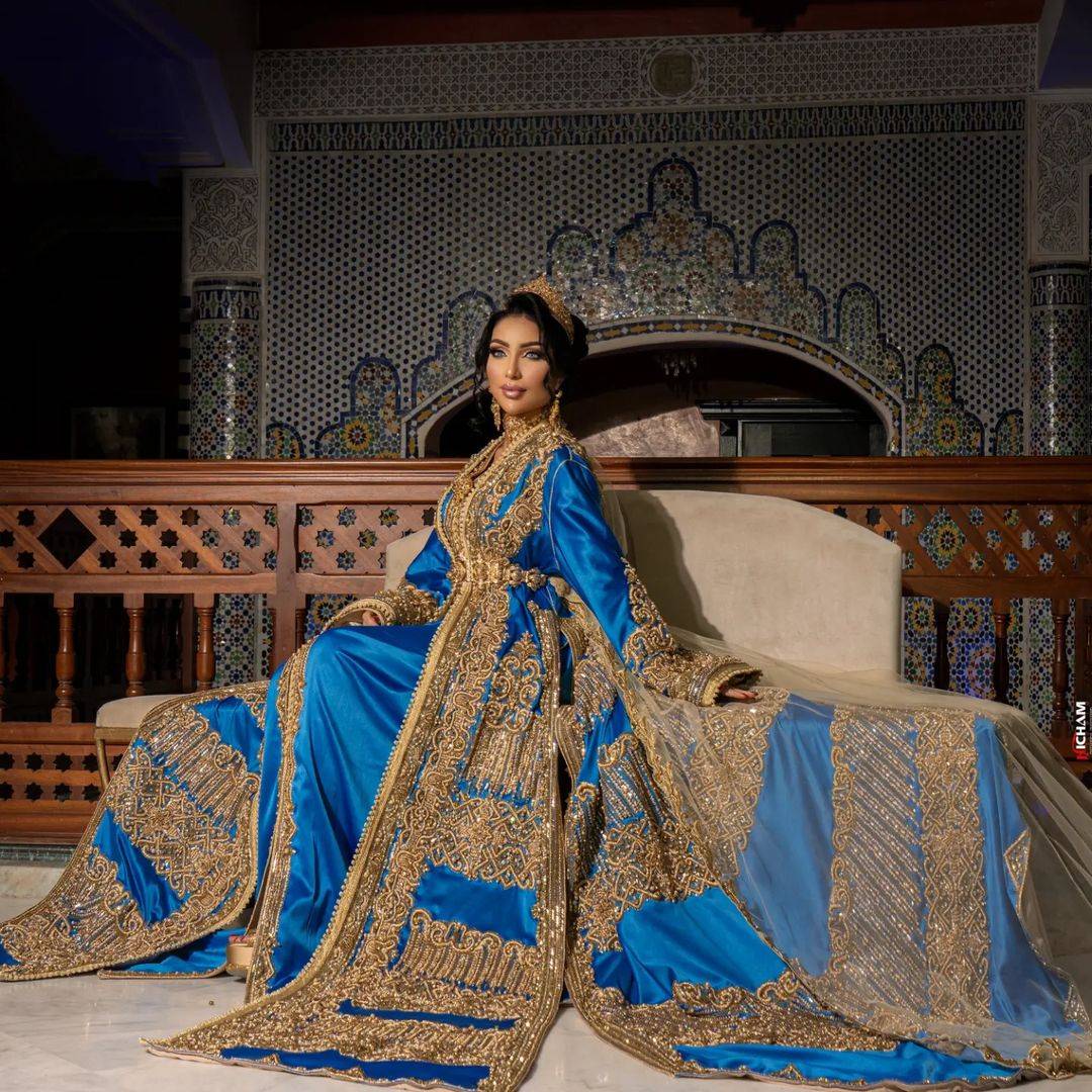 دنيا بطمة تحتفل بيوم ميلادها بفيديو خاص