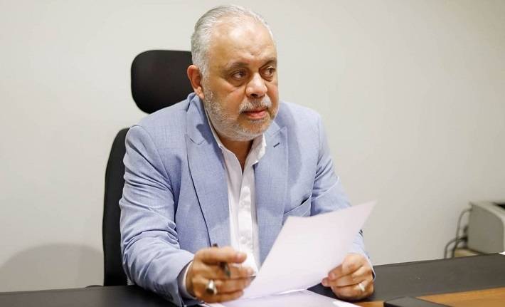 بالفيديو - أشرف زكي يكشف مصير مسلسل مصطفى شعبان بعد حريق الديكور