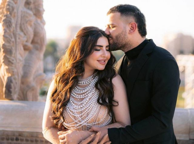 مسلم وخطيبته