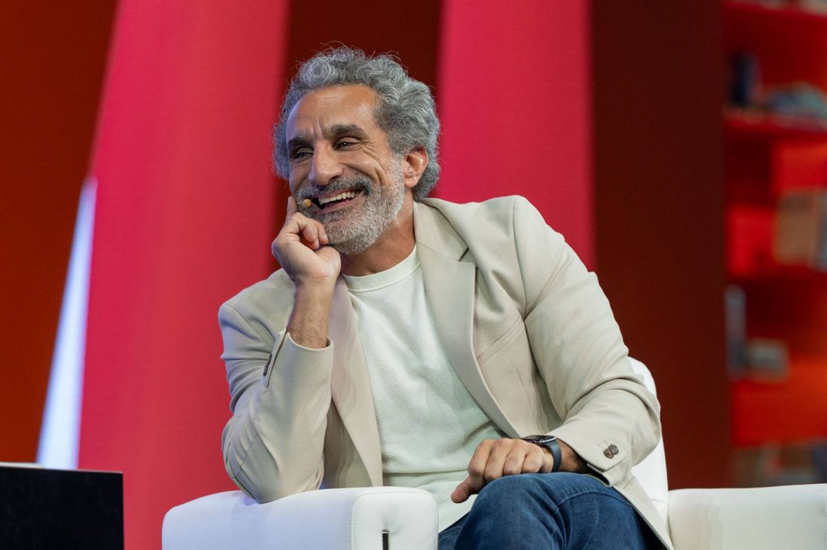 تصريحات نارية لباسم يوسف حول لقائه بيرس مورغان