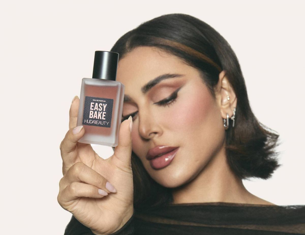 ابتكار جديد من Huda... عطر أيقوني يعبق برائحة بودرة Easy Bake الأصلية