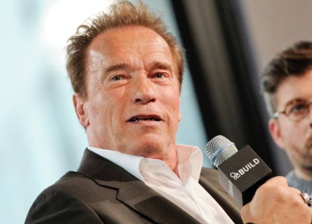 أرنولد شوارزنيغر في تعليق طريف بعد خضوعه لجراحة في القلب