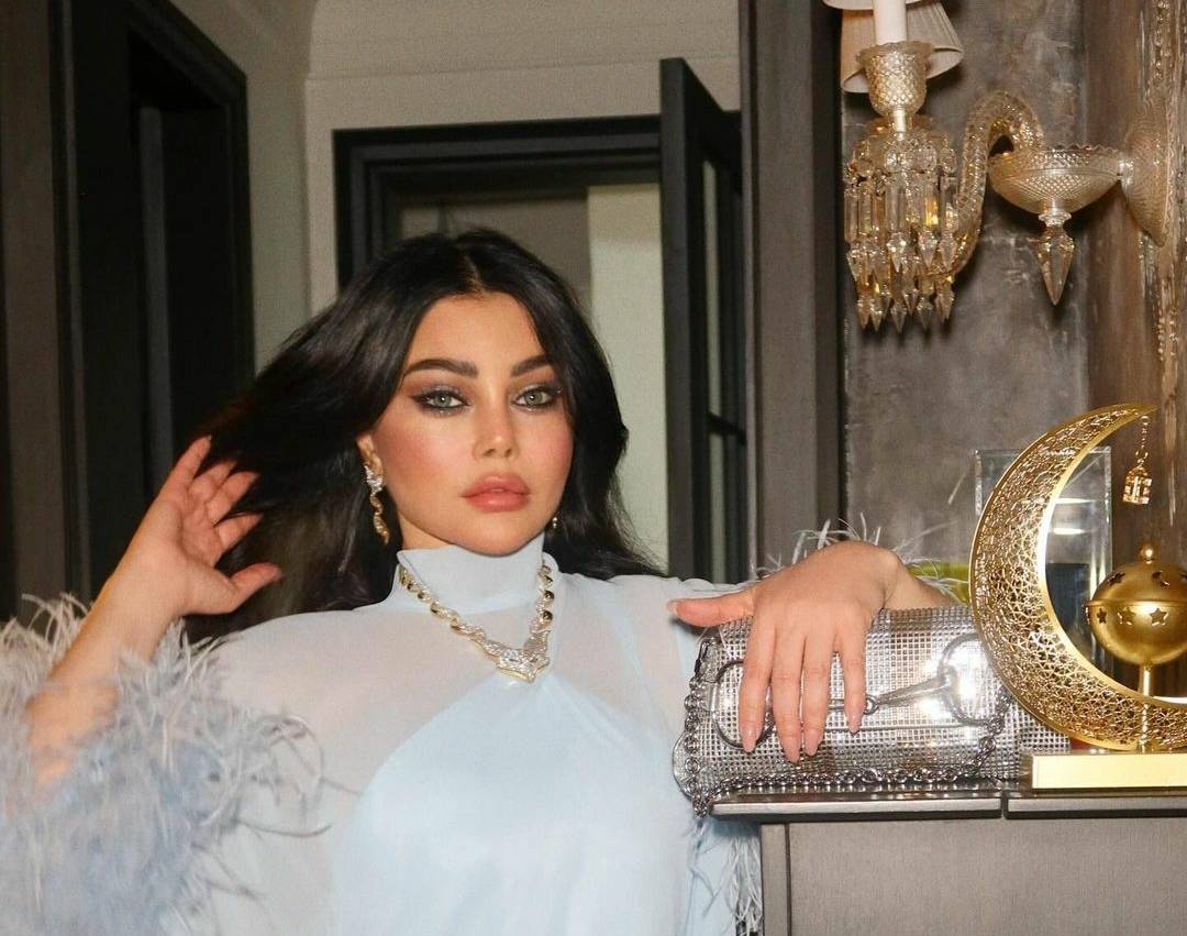 هيفاء وهبي تأسر القلوب بإطلالتين أنيقتين في رمضان... أيهما الأجمل؟