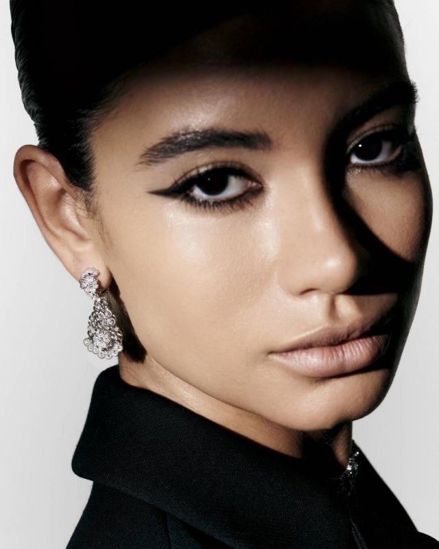 أقراط وعقد Archi Dior من الذهب الأبيض والماس من Dior Fine Jewellery 