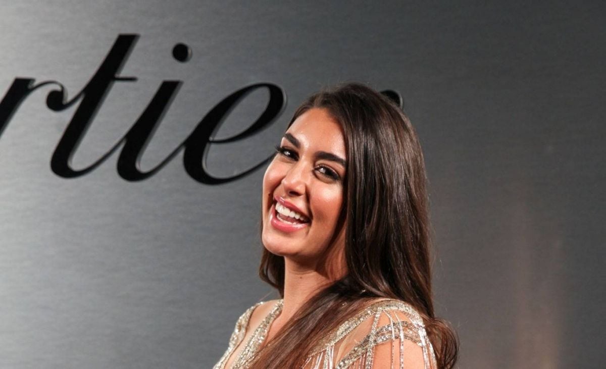 والد ياسمين صبري يثير الجدل بمنشور وصور لأختها الفرنسية!