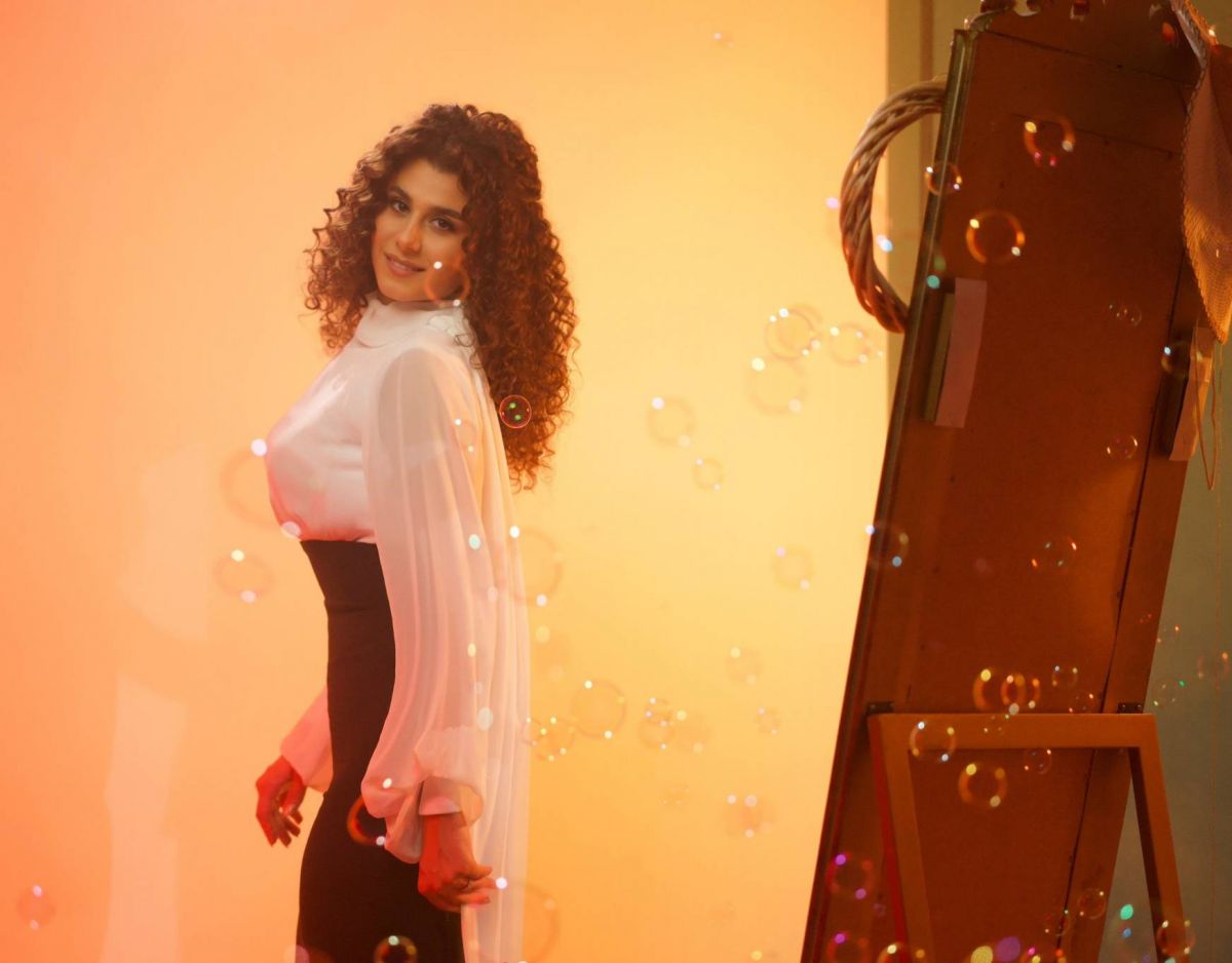 آنجي شيّا تطرح أغنية 