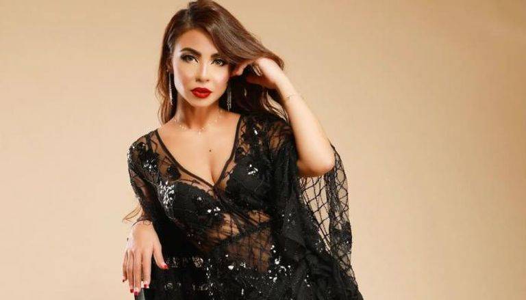 دوللي شاهين تكشف طريقة تعاملها مع ابنتها وحقيقة خلافها مع رامز جلال