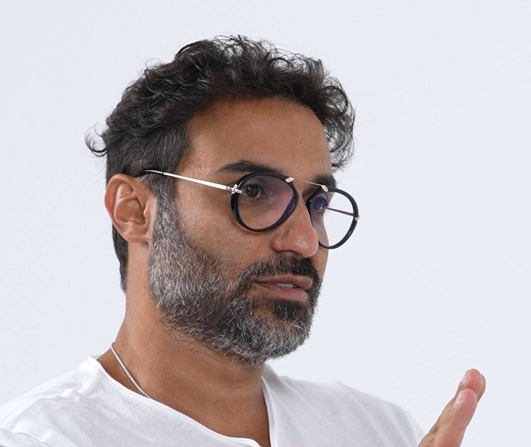 فيديو طريف لأحمد فهمي وأوس أوس.. هذا ما حصل في الطائرة