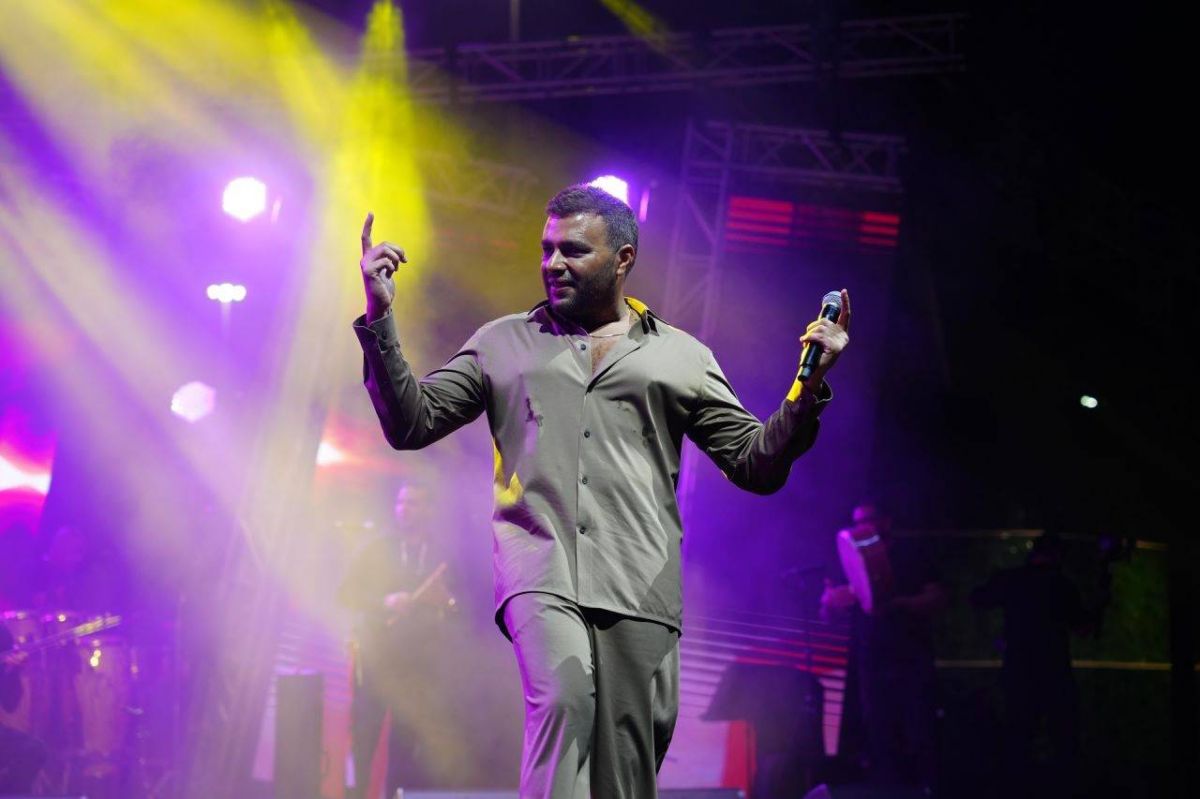 رامي صبري يشعل أولى حفلاته الصيفية في الكويت