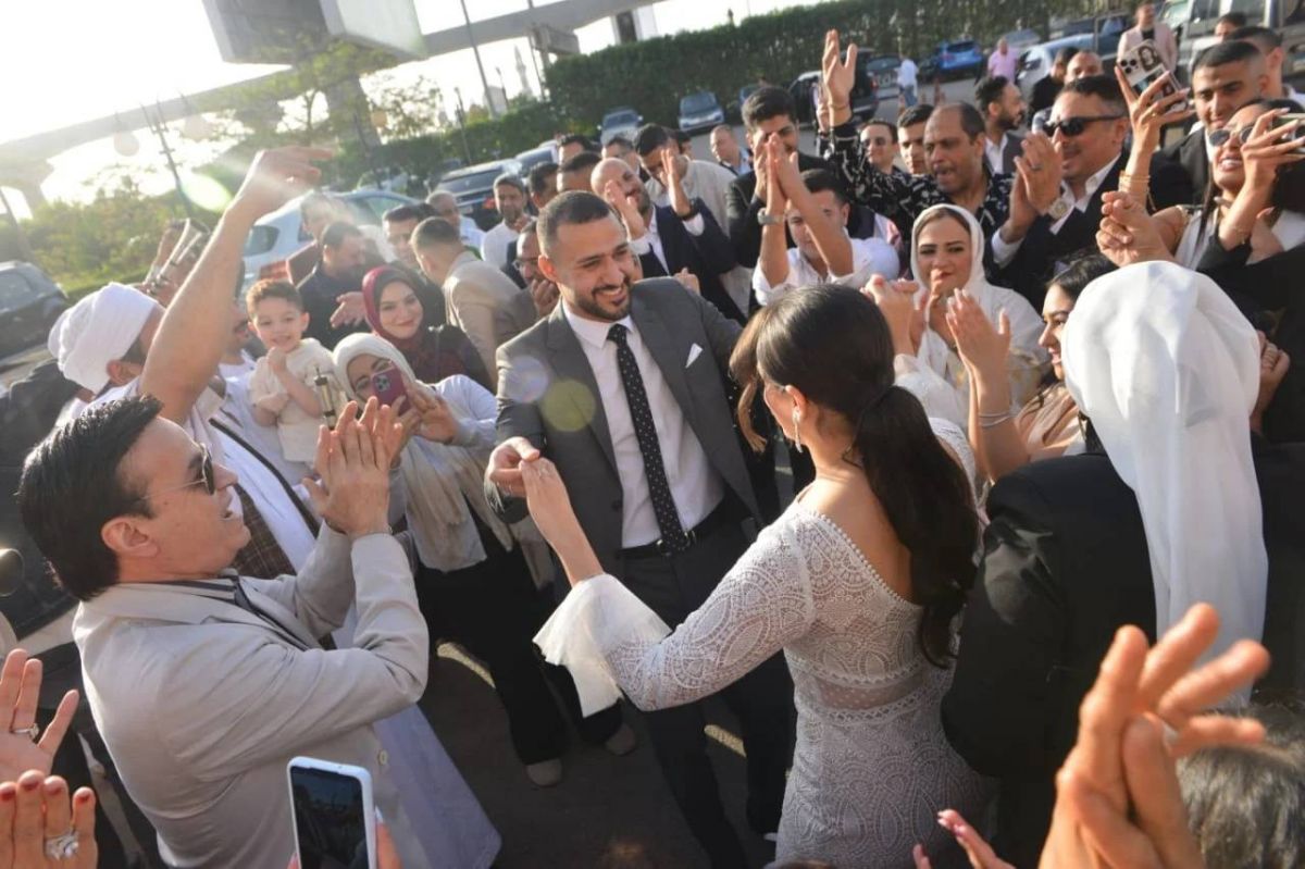 بالفيديو والصور - نقيب الموسيقيين يحتفل بعقد قران ابنته في حضور نجوم الغناء