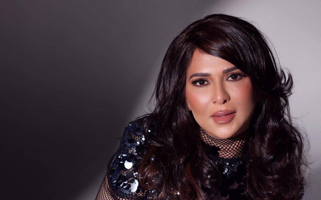 صحفي يعتذر من نوال الكويتية بسبب خبر خاطئ!