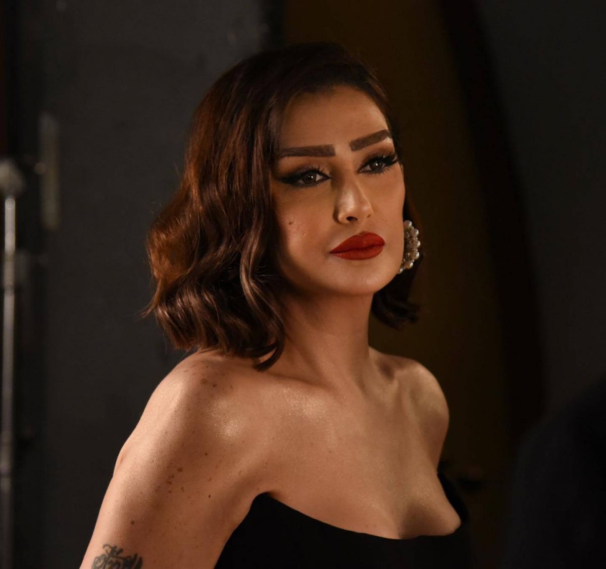 غادة عبد الرازق تحتفل بزفاف ابن شقيقتها بلا نجوم الفن