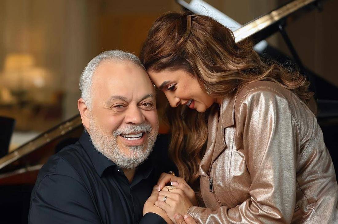 بالصور والفيديو - روجينا تحتفل بعيد ميلادها وسط أسرتها