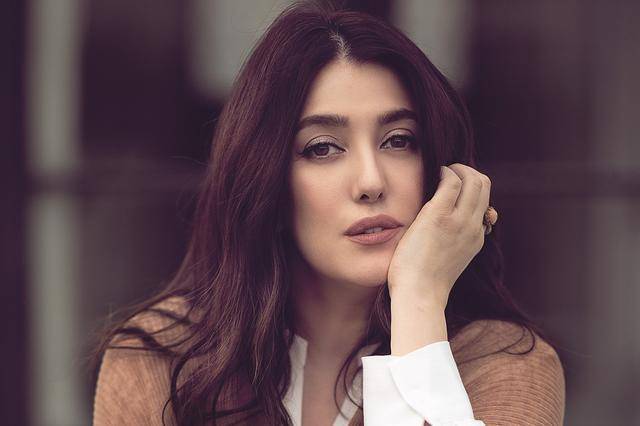 كندة علوش توّجه رسالة قوية لأولياء الأمور بسبب الـ