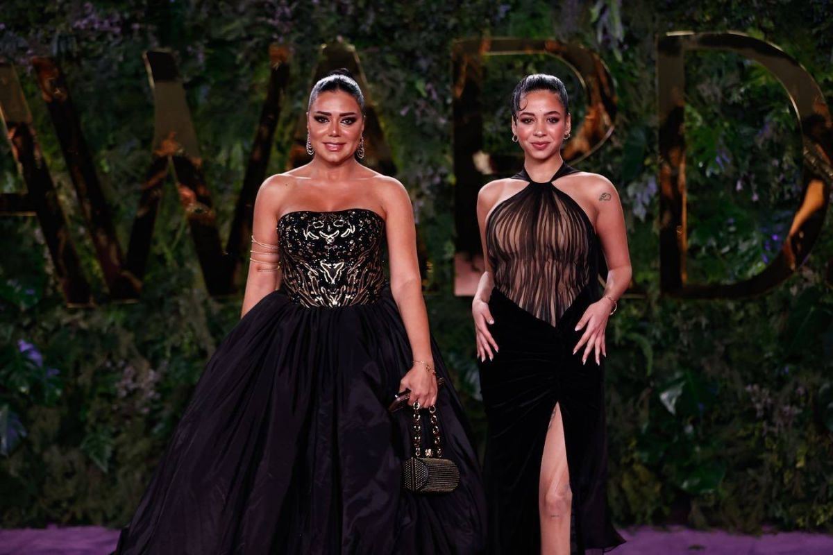 بالفيديو - رانيا يوسف تتحدث عن علاقتها بابنتيها.. وهذا شرطها لزواجهما