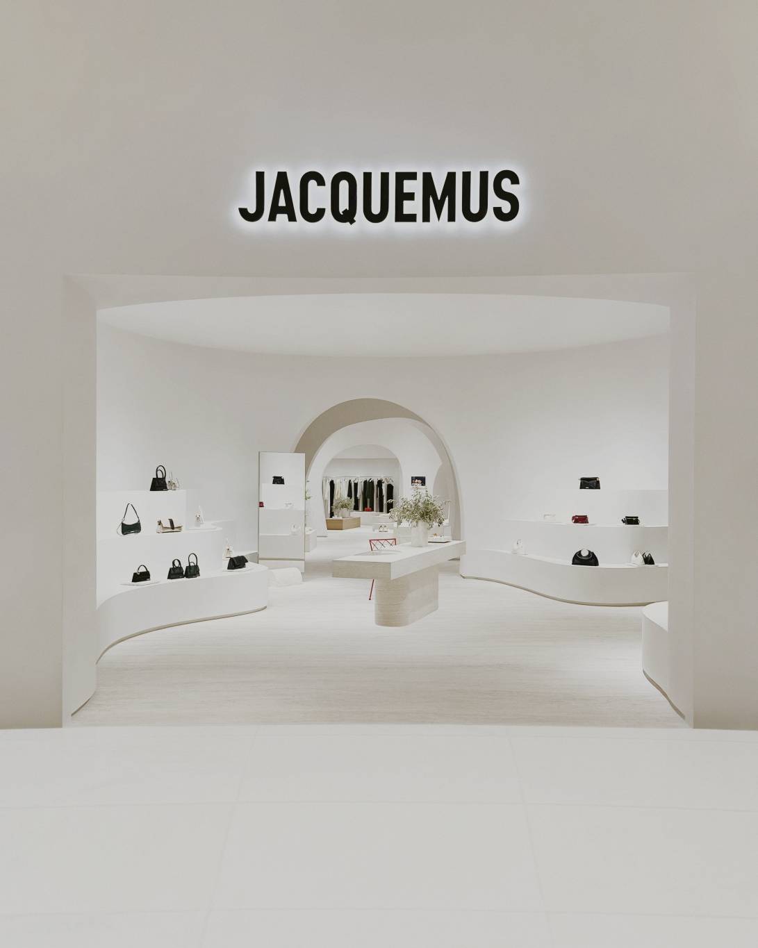 JACQUEMUS Dubai Mall JACQUEMUS Dubai Mall