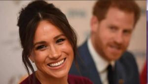 أخو ميغان ماركل يقلّدها بطريقة ساخرة ويتّهمها بتزوير حملها!