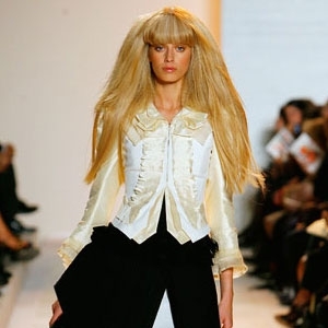 من كريستيان لاكروا  Christian Lacroix 