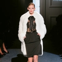 كلّ ما هو مربوط حول العنق... جرّبيه!