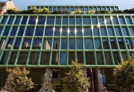 لماذا قرّر ريكي مارتن أن يتخلّى عن شقّته في نيويورك؟