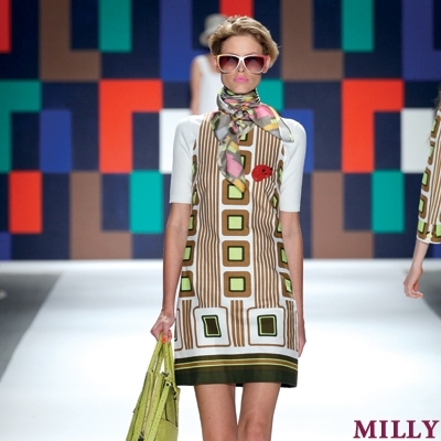 أزياء ملّونة