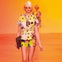 مجموعة دار Cacharel