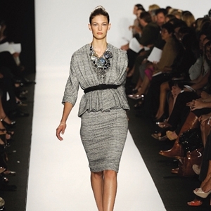 BADGLEY MISCHKA دانتيل ونعومة 