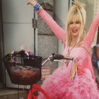 عروض أزياء أم عروض مسرحيّة؟