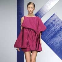 أنيقة وشابّة