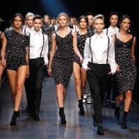  كل إمرأة نجمة  في مجموعة Dolce & Gabbana 