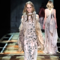 Roberto Cavalli يريد أن تطير المرأة بخيالها!