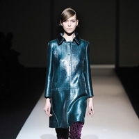 أناقة المرأة بالساتين والشيفون والكشمير