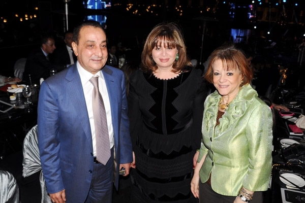 الدكتورة فايزة أبو النجا وإلهام شاهين ومحمد الأمين