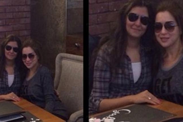 مي وصديقتها