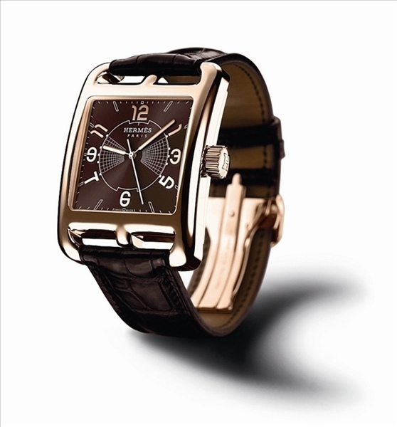 ساعة Cape Code بالأرقام الكبيرة مجموعة محدودة بالذهب 