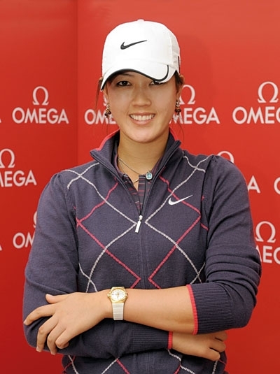 ميشيل وي سفيرة ساعة نيو كونستيلاشن