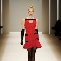 هذا الموسم الأحمر لونك المفضّل...