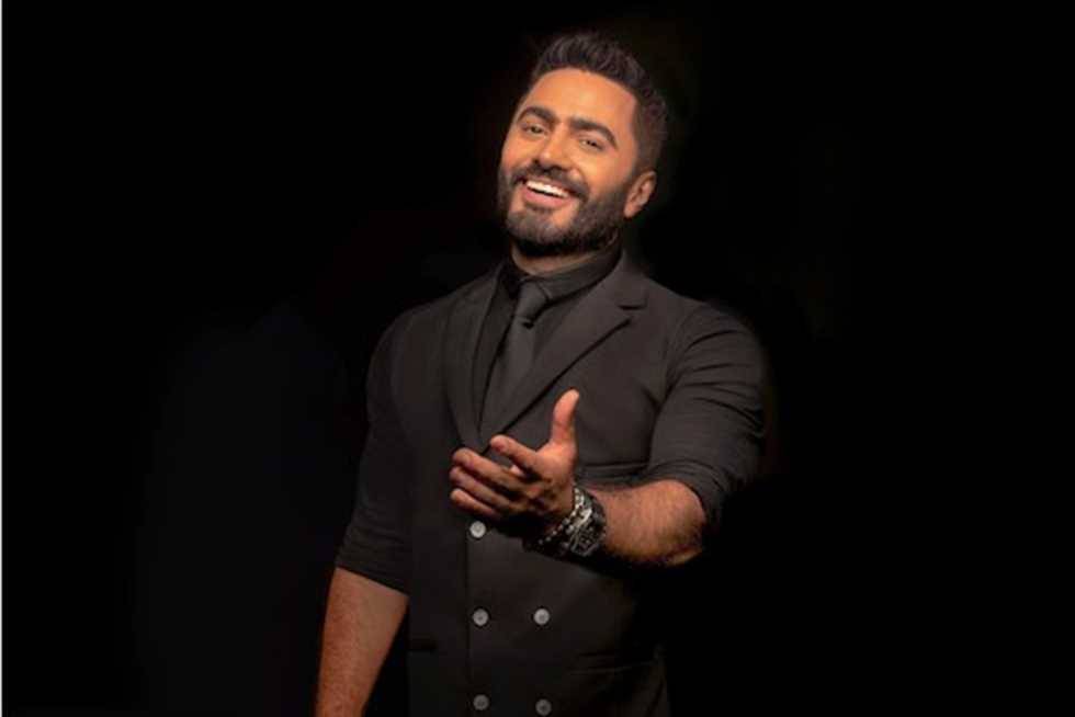 تامر حسني يطلب الدعاء لجلال الزكي ويكشف حالته الصحية