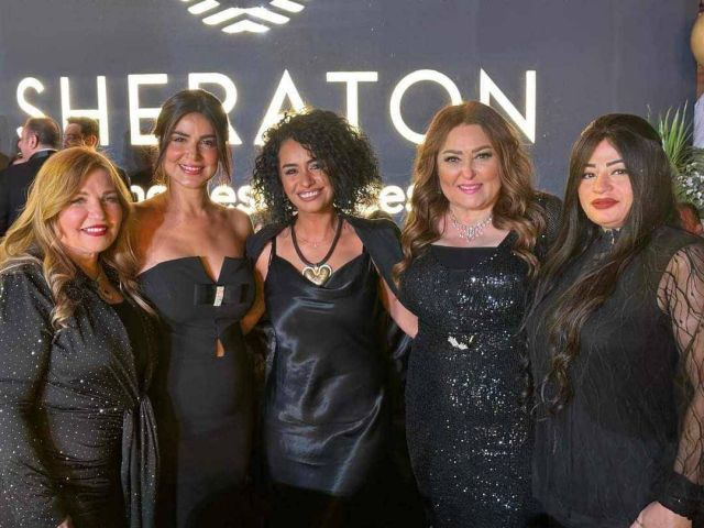 نهال عنبر ونانسي صلاح ورانيا منصور وعبير منير في حفل عمر خيرت