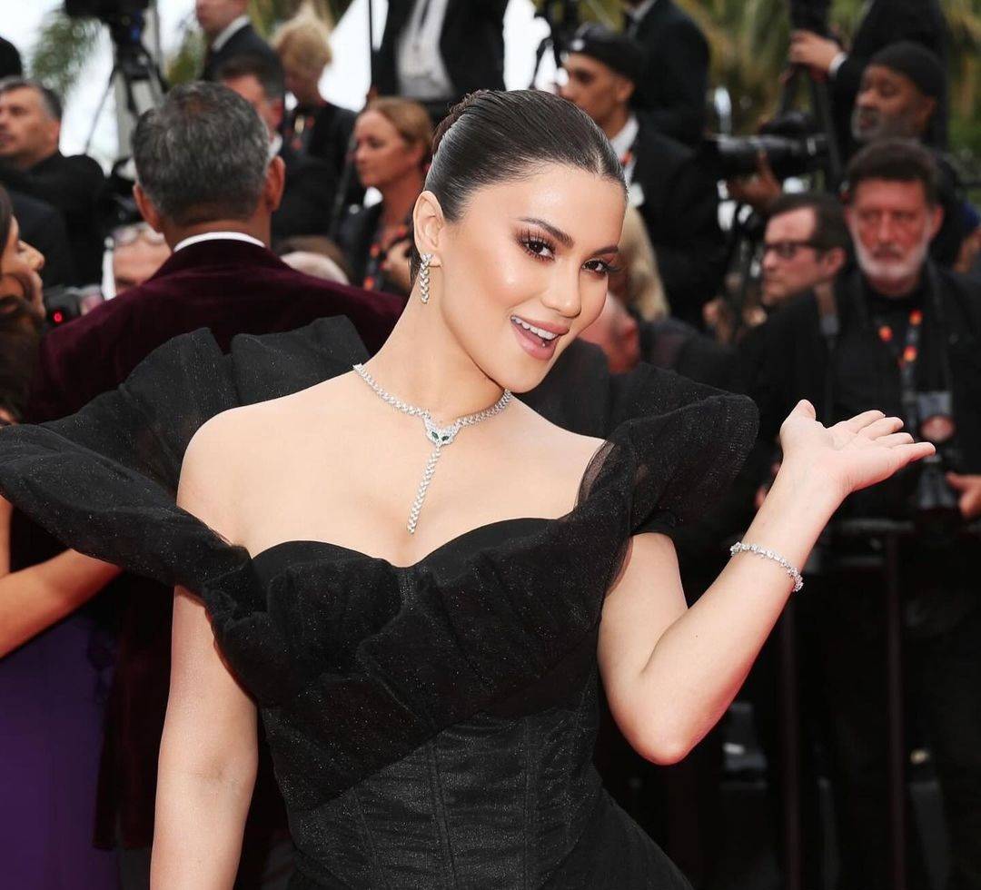 هدى الأتربي تضج أنوثةً في 