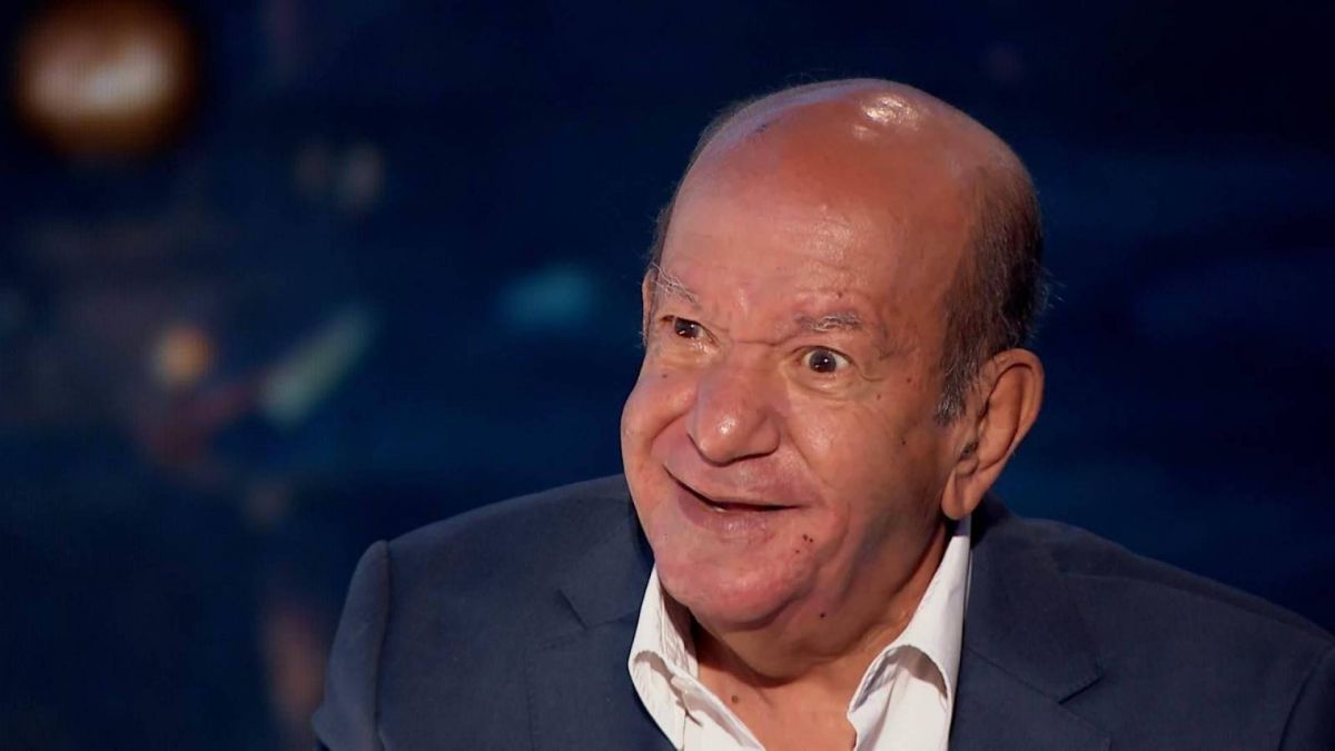 بالفيديو - لطفي لبيب يوجّه رسالة لأحمد السعدني بعد وفاة والده