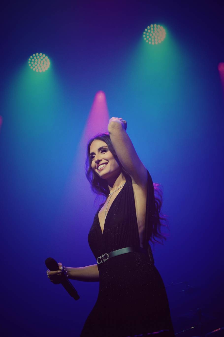 هبة طوجي تتألق في حفل عالميّ على مسرح الأولمبيا في باريس