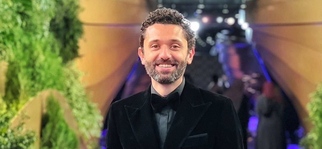 بالفيديو - كريم محمود عبد العزيز يحتفل بميلاد ابنتيه في أجواء طفولية ممتعة