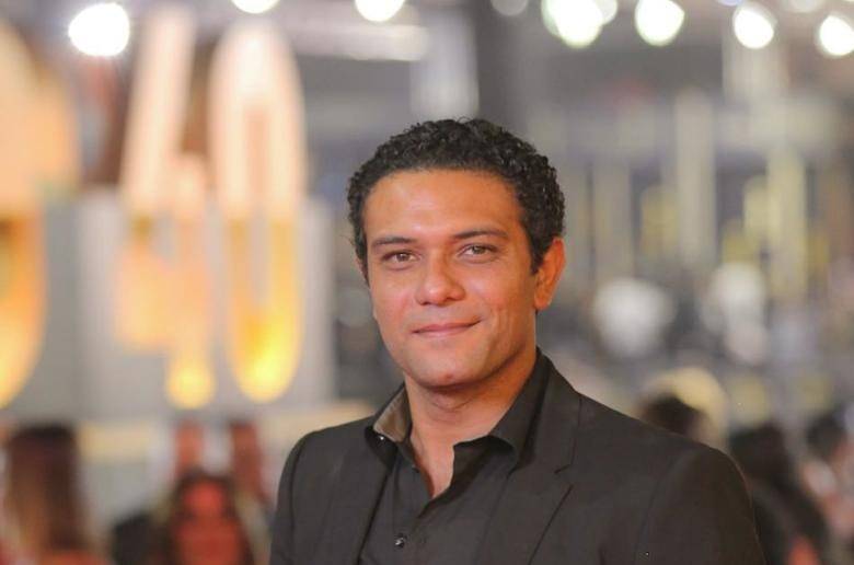 فتاة تتهم مكتب 