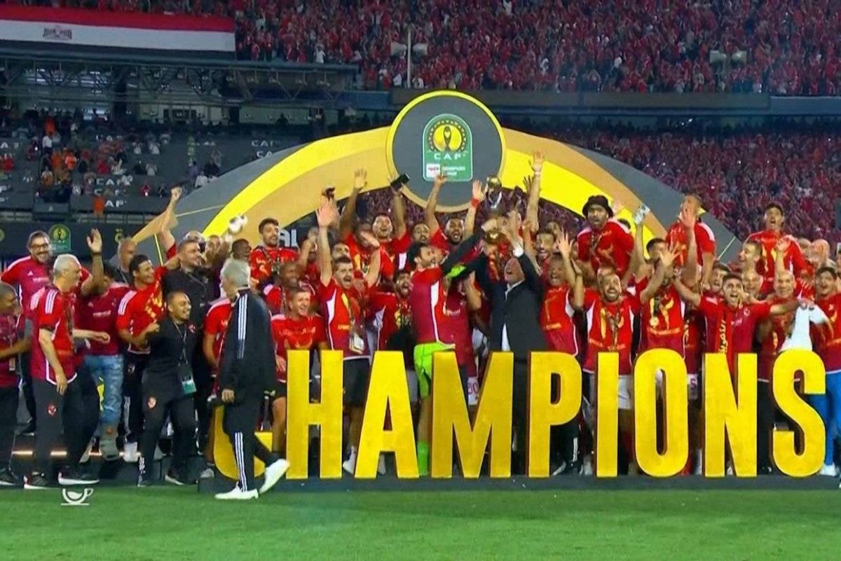 النجوم يهنئون الأهلي بالبطولة الـ12 وأحمد السعدني يخرج من حزنه