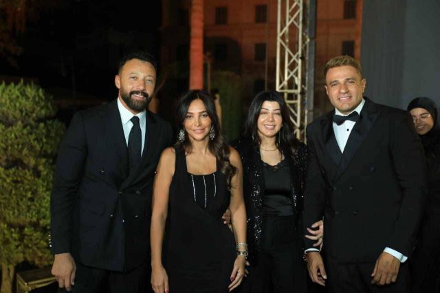 نجما واما محمد نور وأحمد فهمي وزوجتاهما في الحفل