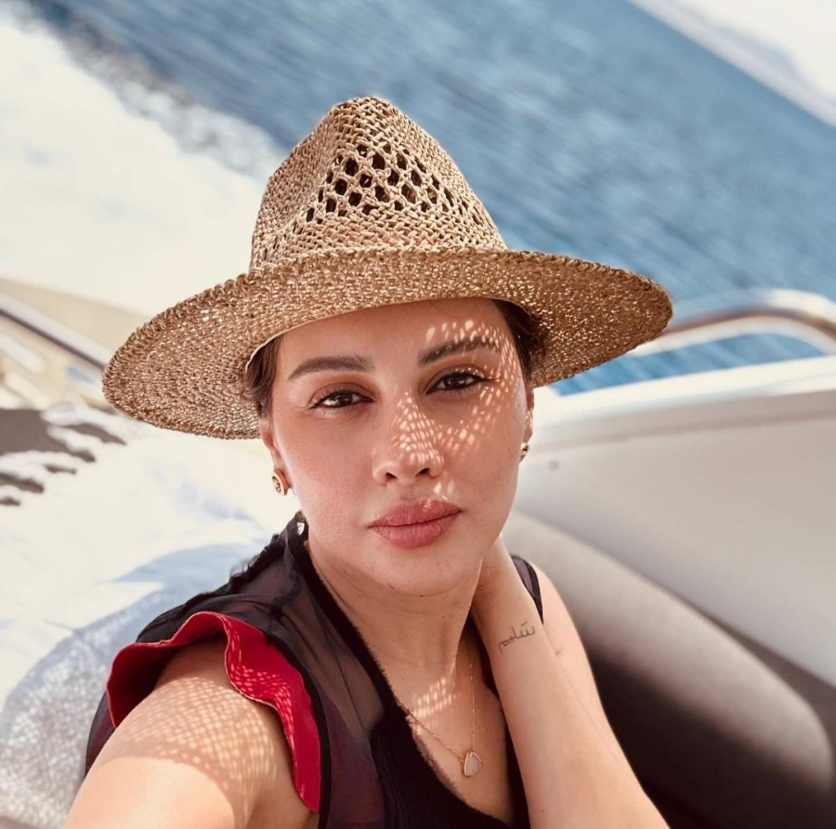 ياسمين رئيس تحيّر جمهورها بجلسة تصوير: فيلم أم زفاف؟