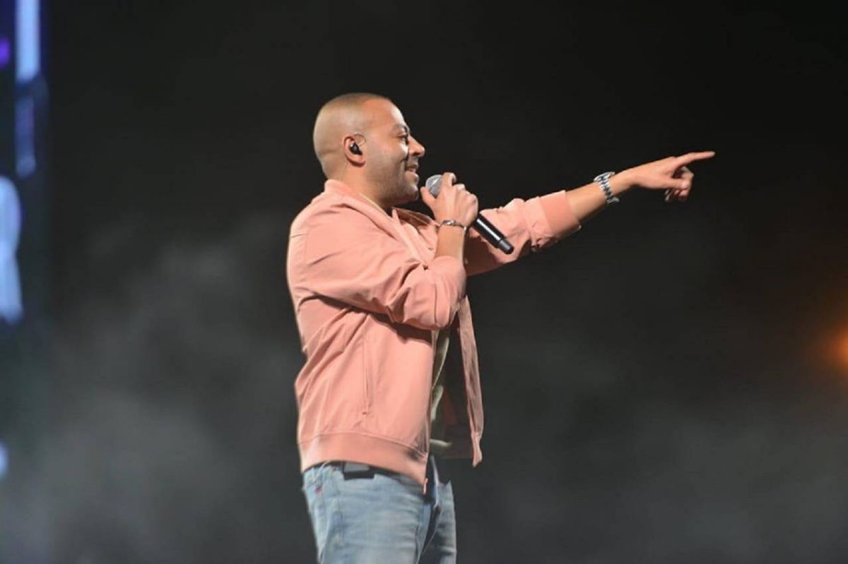 بالصور - رسالة من تامر عاشور إلى جمهوره في مصر